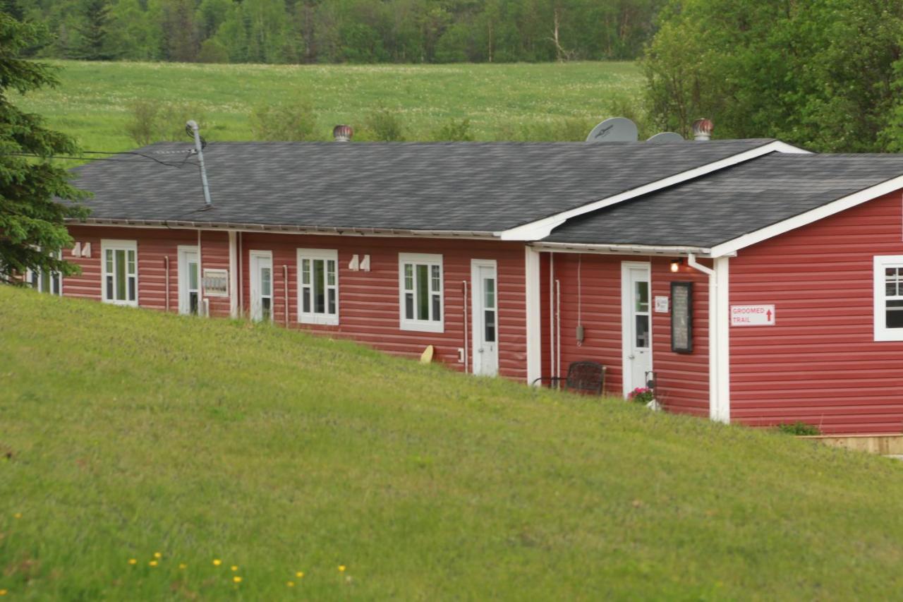 Rocky Brook Acres Hotel Cormack Bagian luar foto