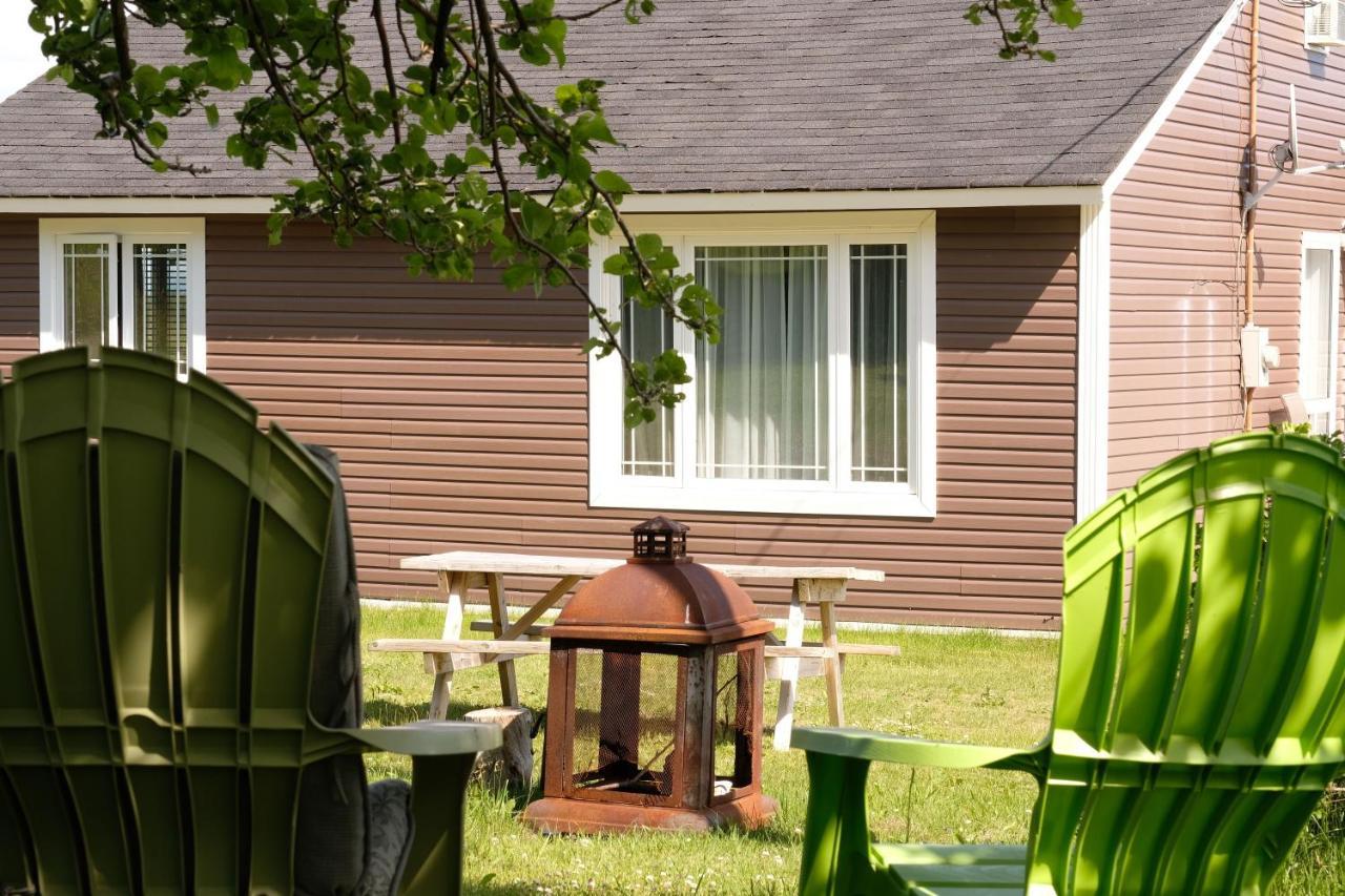 Rocky Brook Acres Hotel Cormack Bagian luar foto
